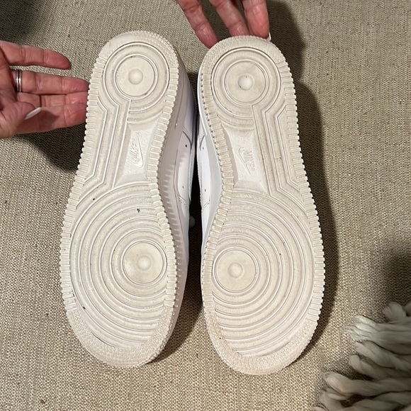 Nike Air Force 1 White Size 6.5 (Men) Like New - Picture 6 of 8